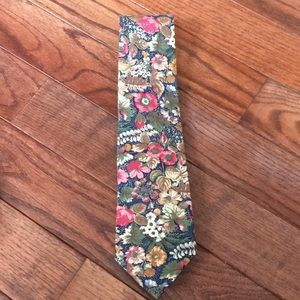Vintage hipster floral structure tie